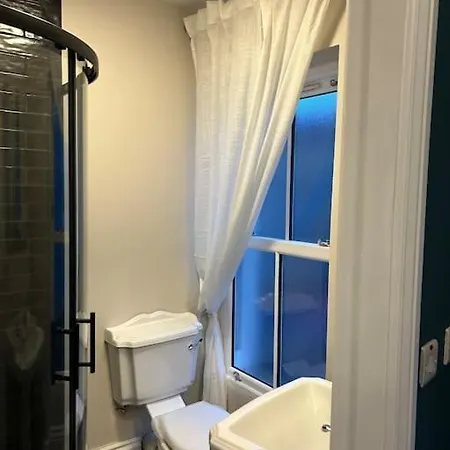 Patrick Street Townhouse شقة *
